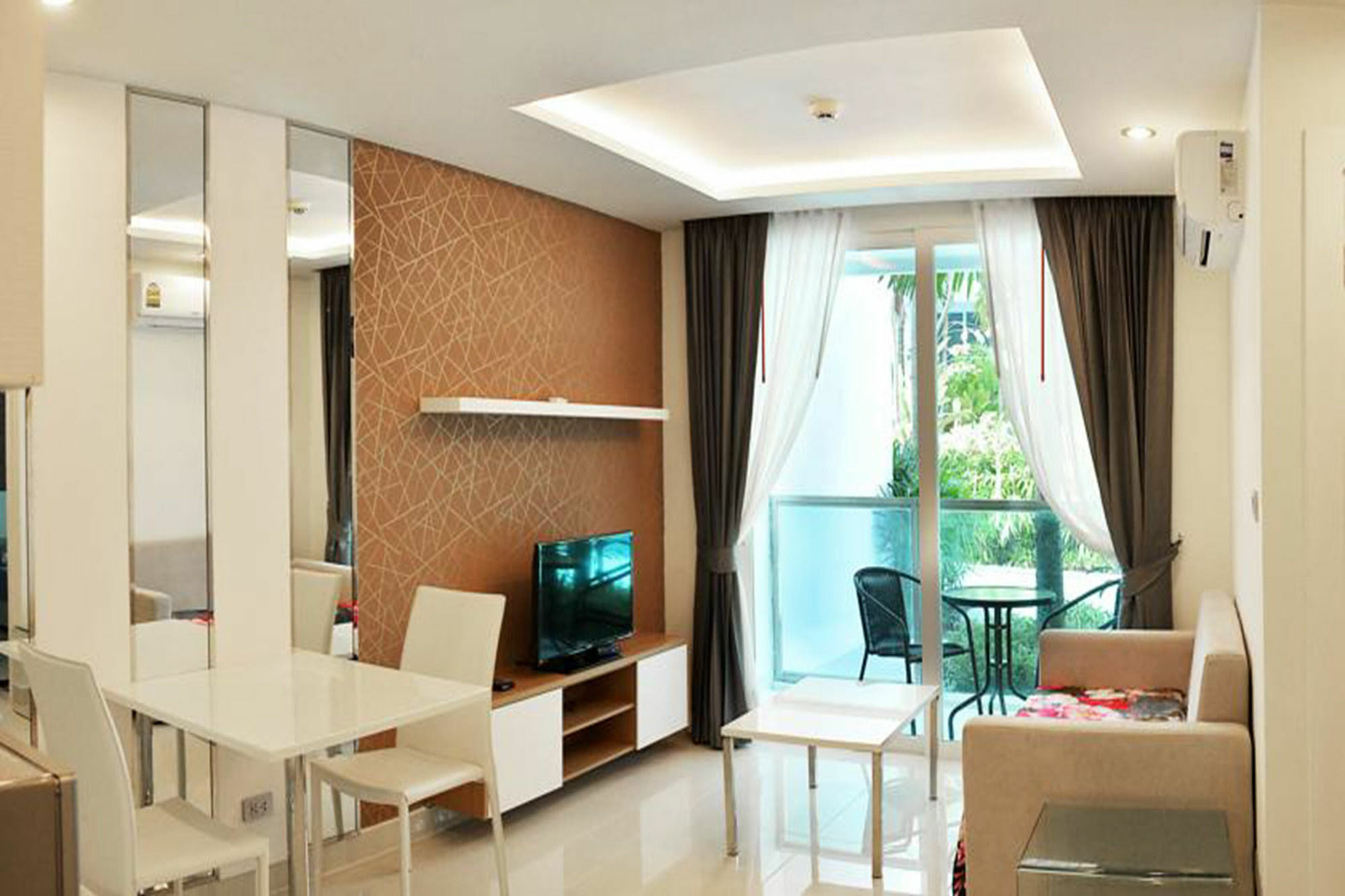 Amazon Pattaya Jomtien Apartments Екстериор снимка